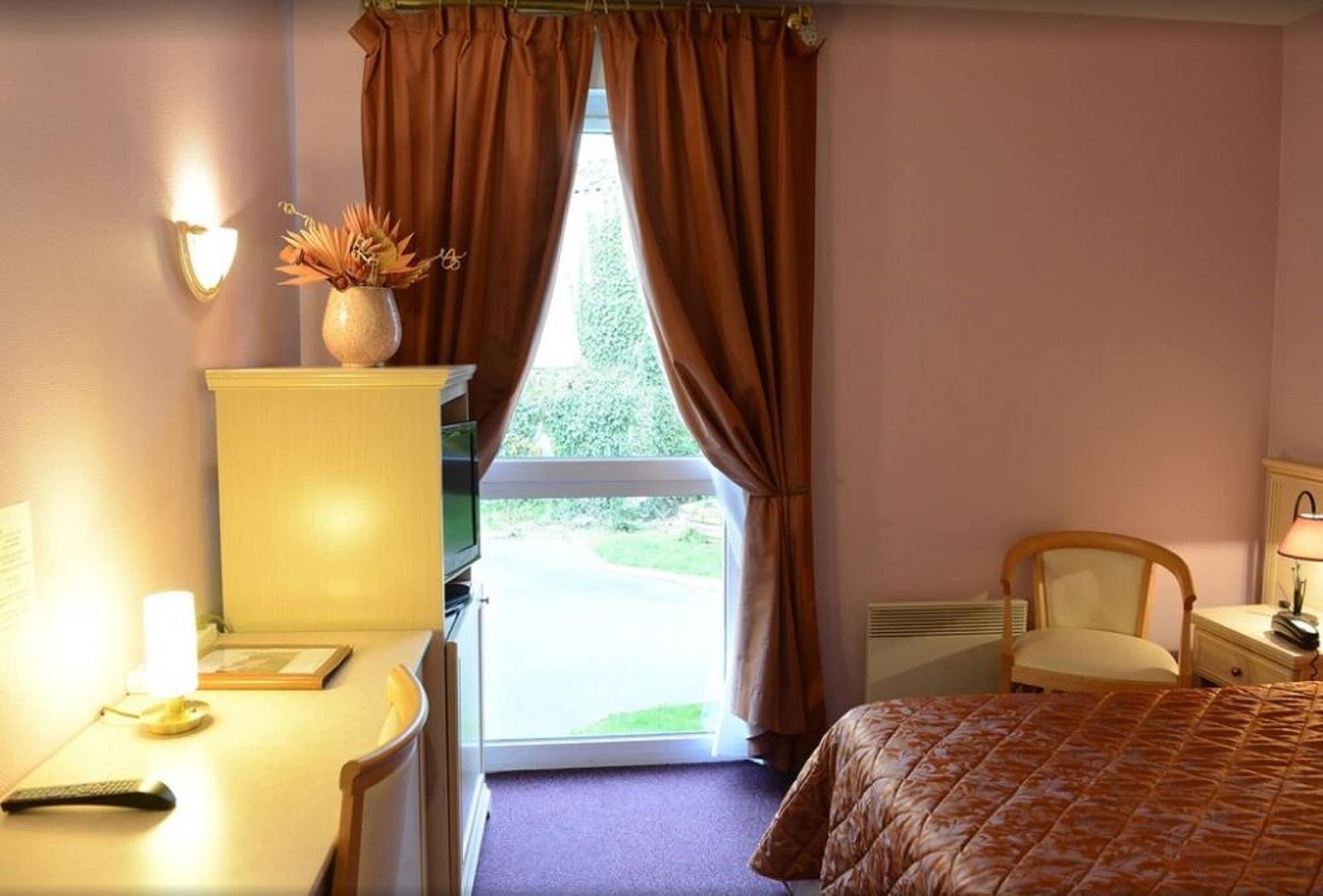 Best Western Flers Centre Gare Екстериор снимка